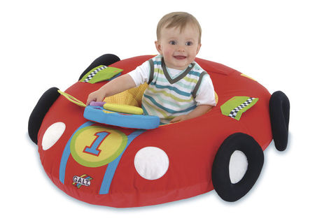 Látkový nafukovací závodní vůz pro nápaditou hru vašeho dítěte